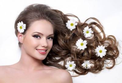 افعلي هذه الأشياء لوسائدك لتستيقظي مع رائحة شعر رائعة !