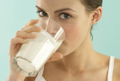 تعرفي علي الفوائد العجيبة لمشروب الحليب والثوم