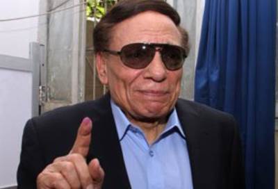 الزعيم يدلى بصوته فى الانتخابات الرئاسية بالدقى