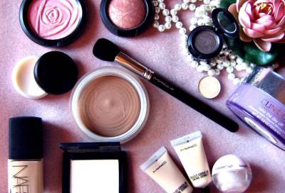 بالفيديو .. العثور على فضلات بشرية وحيوانية في مكياج