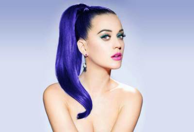 بالفيديو .. فستان كايتي بيري يتمزّق مباشرة على الهواء في برنامج "American Idol"