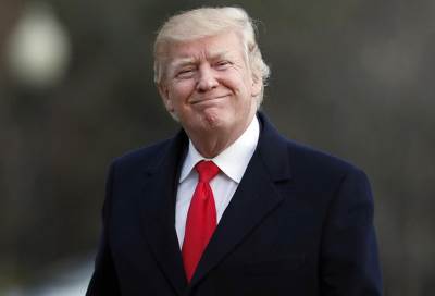 ترامب يخطئ على "تويتر" في كتابة اسم زوجته