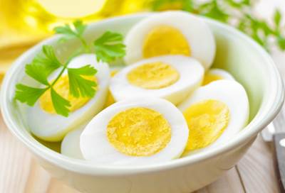 "البيض" يساعد على التخسيس والتنحيف
