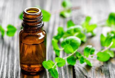 ما هي الزيوت الناقلة؟ هل يجب تجربتها للحصول على بشرة مشرقة؟