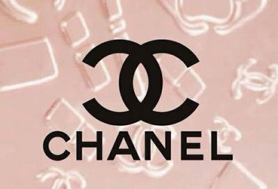 "شانيل" تنقل أعمالها إلى لندن