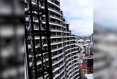 فتاة تسقط من الطابق الـ 27 من أجل صورة