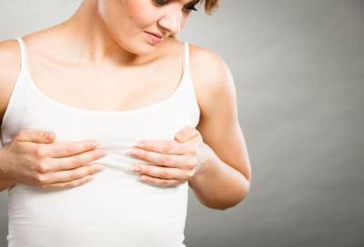 لماذا تشعرين بألم في حلمات ثدييك؟