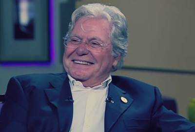 حسين فهمى يعتذر عن الرئاسة الشرفية لمهرجان شرم الشيخ للسينما الأسيوية