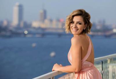 ريم البارودى تحتفل بالكريسماس وتهنئ أصدقائها بعيد الميلاد