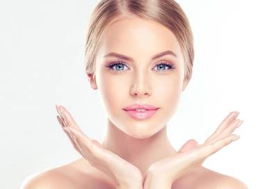 ثلاثة ماسكات مدهشة للحفاظ على الوجه طبيعياً .. تعرفي عليها