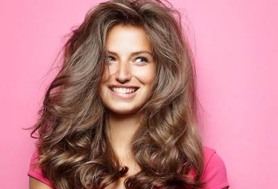 خمسة علاجات بالمنزل للحد من تساقط الشعر