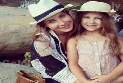 ابن الوز عوام .. "إيلا" أبنة نانسى عجرم ترقص وتغنى "بدنا نولع الجو"