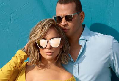 بالصور .. جنيفر لوبيز تتباهى بجسدها في حملة نظارات شمسية بصحبة خطيبها