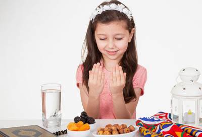 هل اجبار الطفل علي الصيام يعرضه للمخاطر؟