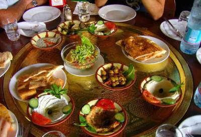 ما يجب تناوله على السحور والإفطار