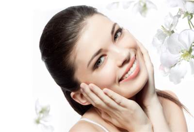 لتفتيح وتألق بشرتك خلال العيد إليك أفضل مجموعة في الأسواق