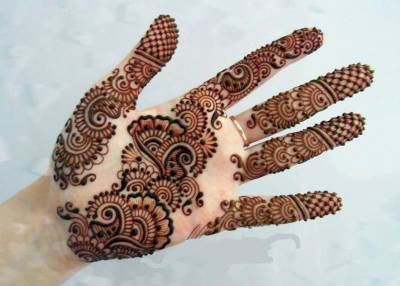 كيفية إزالة الحنة طبيعيًا بعدة طرق .. تعرفي عليها