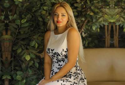 مي حلمي تواجه هجوماً بسبب وجهها