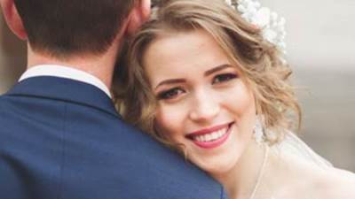 كيف تبدين واثقة من نفسك يوم زفافك