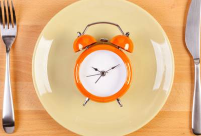 الصيام المتقطع يزيد عمر المرضى الخاضعين لقسطرة القلب