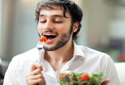 للرجال .. مشروب و6 أطعمة ينصح بها قبل يوم الزفاف