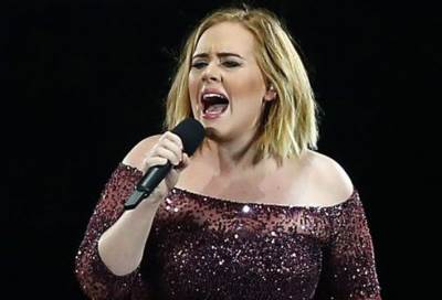 هكذا أحتفلت "أديل" بالكريسماس