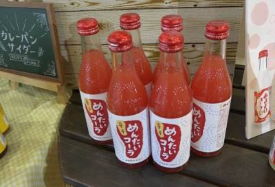 بالفيديو .. نكهات جديدة للكولا والمشروبات الغازية بالسمك والمخلل..!