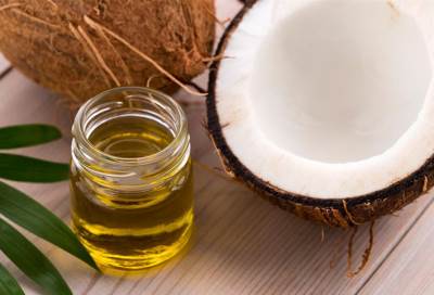 زيت جوز الهند يمكن أن يجعلك أكثر جمالاً   