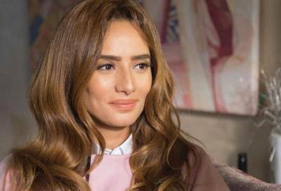 سر بكاء زينة على الهواء .. وعدم قدرتها على النوم