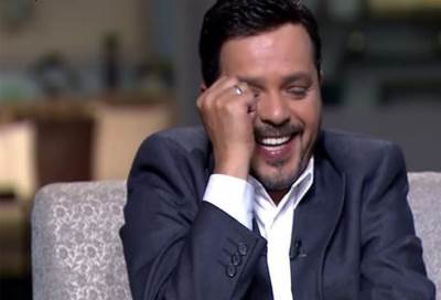 شاهد .. محمد هنيدى يسخر من أغنية "سهران" بطريقة كوميدية