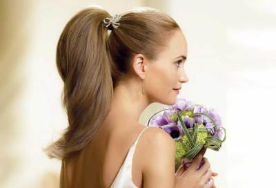 إحذري .. تسريحة ذيل الحصان تصيبك بهذا المرض