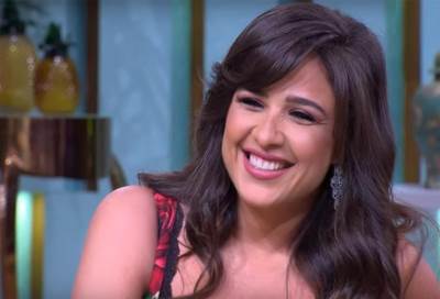 الفنانة ياسمين عبد العزيز تعترف بحبها لـ "العوضي" وتفاصيل خناقتها مع شقيقها