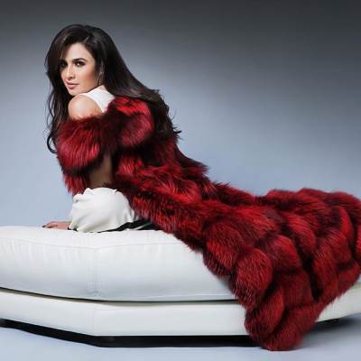 بعد إعلان ارتباطها بـ أحمد العوضى .. شاهد أبرز إطلالات ياسمين عبد العزيز