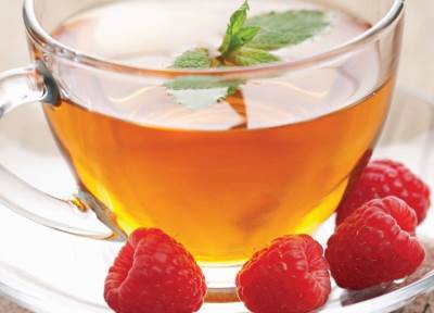 محتاج تحسن مزاجك .. عليك بالتوت والشاي الأخضر والشيكولاتة