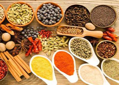 علاج انتفاخ البطن بالأعشاب