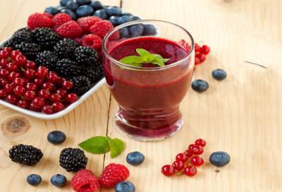 عصير التوت والفراولة يقضيان على الفيروسات