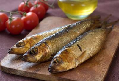 كيف تفرقي بين الفسيخ والرنجة السليمة والفاسدة؟