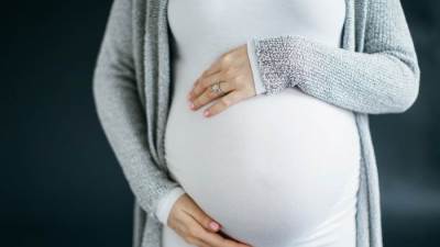 7 أعراض للحامل تمنعها من الصيام