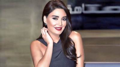 سيرين عبدالنور تشعل السوشيال ميديا بهذه الاطلالة