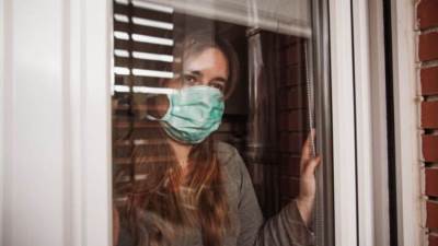 هل الخوف من  كورونا والعزل المنزلى يسبب الجنون؟