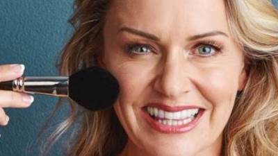 اصنعي البرونزر من منزلك بمكونات طبيعية 100%