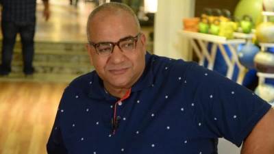 بالفيديو .. بيومي فؤاد يرد على منتقديه بسبب غيابه عن جنازة حسن حسني