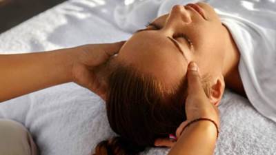 هل تدليك فروة الرأس مفيد كما يدعي الكثيرون؟ 