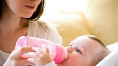 إليكِ بعض الأطعمة لزيادة حليب الرضاعة