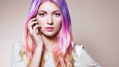 ست نصائح سهلة لحماية شعرك الملون من التلف أثناء الجلوس فى البيت 