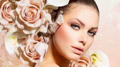 عندما تشعرين بالتوتر والقلق .. إليكِ بعض النصائح للعناية بالبشرة