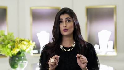  علا الفارس تستعرض رشاقتها بركوب الخيل