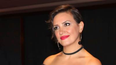 شاهد .. رومانسية ريهام عبد الغفور وزوجها على شاطئ البحر