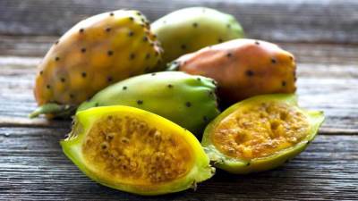 نوع من الفاكهة يقوي عضلة القلب .. تعرفي عليها