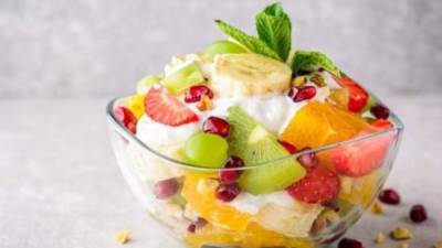 طريقة عمل "فروت سلاد" بالأيس كريم..!